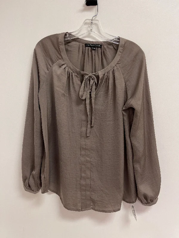 Top Long Sleeve By Harlowe & Graham In Brown, Size: Xs